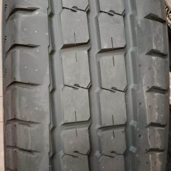 Llanta Royal Black Black Terra 195R15 | Uso Comercial | JALBRO